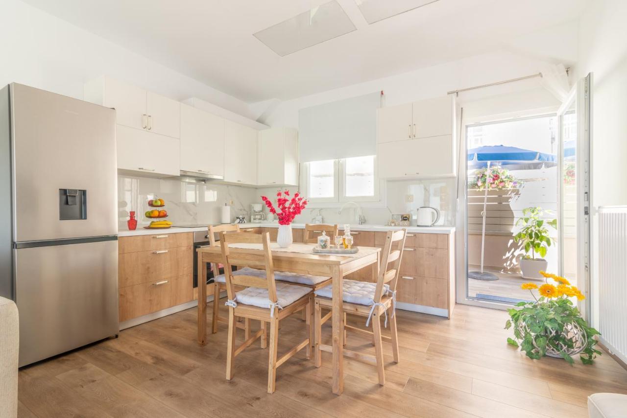 Sophia'S Comfortable Home With A Private Backyard Gazi ภายนอก รูปภาพ