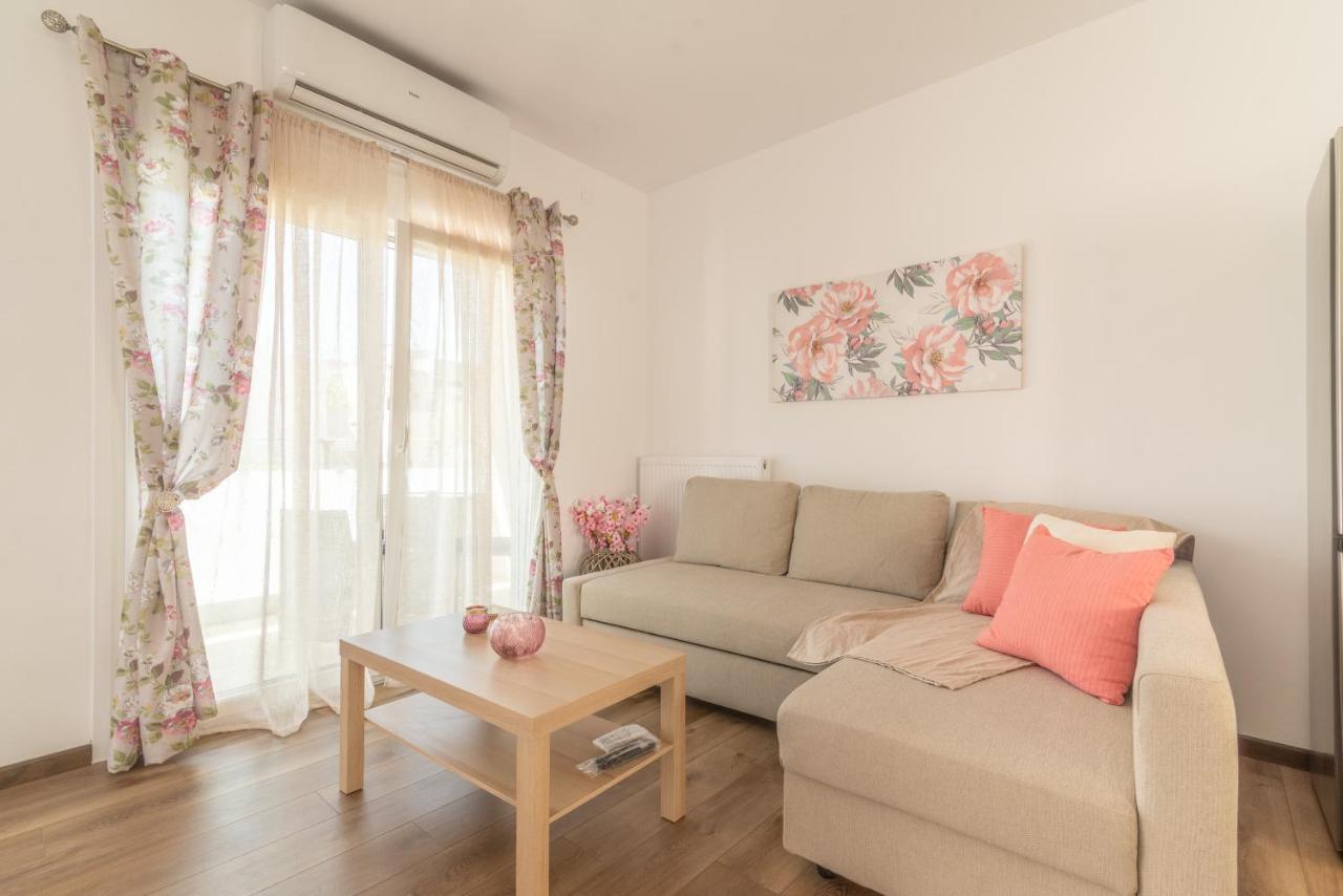 Sophia'S Comfortable Home With A Private Backyard Gazi ภายนอก รูปภาพ