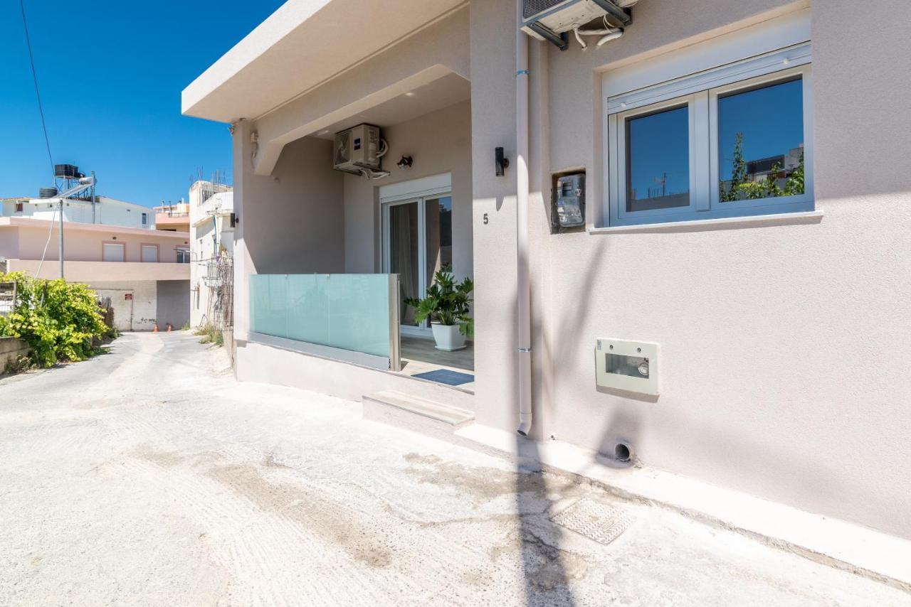 Sophia'S Comfortable Home With A Private Backyard Gazi ภายนอก รูปภาพ